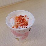 タリーズコーヒー - ドリンク写真:桜香る桃のティーオーレ(693円)