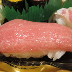 Takadaya Yoshibei - 大トロ寿司です