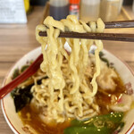 くじら食堂 - 手揉み麺リフト