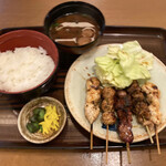 鳥光 - 串焼定食(御飯･赤出汁･漬物)