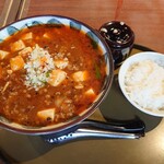 三宝亭　加賀町店 - 麻婆麺 大盛 ＋半ライス（サービス）