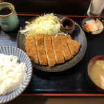 とんかつ・豚肉料理　こぶたや - ランチロースカツ定食