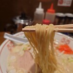 東京屋台らーめん 翔竜 - 麺は私好みの細麺