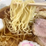 八千代軒 - 自家製の麺