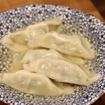 餃子とスパークリング バブルス - 水餃子