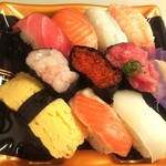 華寿し - にぎり寿司(凛) 税込540円 ※拡大 (2022.03.01)