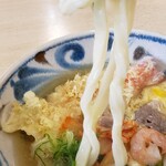 手打ちうどん こころ - がっちり太麺