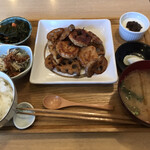 味わい食堂　ひねもすのたり - とある日の特ひる定食④
            つくねレンコン山椒しょうゆ炒め