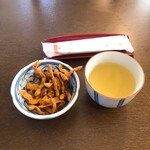 Teuchi Soba Muku - お茶と蕎麦のおかき？