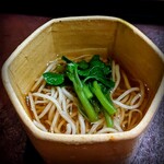 茜坂大沼 - 待ってました!の手打ちそば。今回は香り高い花山葵。