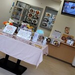 けんちゃん弁当 - 待合席もあります！