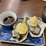 Hasuike Suzume Sushi - 大ぶりの牡蠣が2個