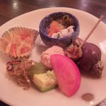 松乃井 - 先付け（河豚皮、つぶ貝、たらこ、トマト、アボガド、フキ、きんぴら）
