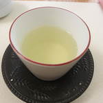 Tanagokoro Thirumu - 一杯目の緑茶。上品な味わいです。