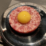 北海道焼肉 北うし - びえい和牛サーロインとろけるユッケ