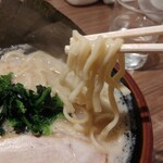 横浜家系ラーメン 武田家 - ワシワシ麺♪