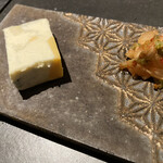 北海道焼肉 北うし - 自家製チーズテリーヌ、キムチ