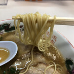 てんてんラーメン - 麺は細い！　カタで注文　バリ旨い