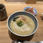 日本橋海鮮丼 つじ半 - 〆の鰹出しのお茶漬け