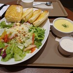 PROMENADE CAFE - シーザーサラダセットとスープ