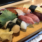 甚兵衛寿司 - 料理写真:ランチにぎりＢセット