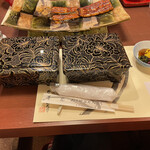 ぬりや - ん？お重が二つ？