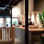 純米酒粕 玉乃光 - お洒落な店内