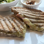 ルボナパータージェ - ハム＆チーズパニーニ