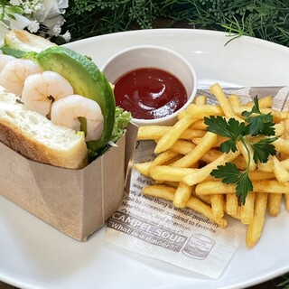 花カフェ&ウエディングブルーミーズ_0