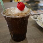 カフェ エムプラス - コーラフロート(350円)