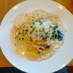 ポモドーロ - ホーレン草とベーコンのクリームソースパスタ
