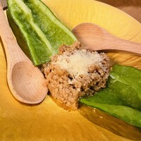 とり料理 鳥者 - ピーマンに自家製のそぼろ