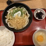 Menya Akashi - 朝定食（かけうどん・ご飯・生玉子・昆布）330円税込