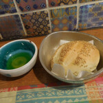 リストランテ ダ ニーノ - オリーブオイル、自家製パン