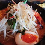 グル グル シロヘビ ヌードル - 