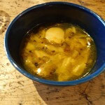 Matsuyama Cafe - 器はお皿とセットの同じ色ですが、スープは同じ。