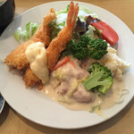 TOYO梅津 - 海老フライ 魚フライ 鶏肉と白菜のクリーム煮 