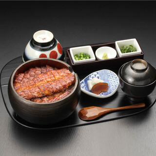 極上の鰻を名物ひつまぶしで。旨味や香りをお愉しみください