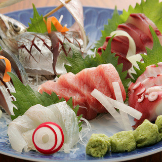 Fresh fish sashimi and dishes sourced from designated production areas