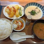 Yayoi Ken - とろろ汁定食(ご飯は大盛で発注) 920円(税込)
