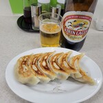 栄楽 - 餃子とビール