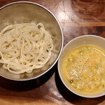 なまらむーちょ - 〆のうどん（2人前）