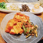 焼肉 スタミナ苑 - キムチとナムルの盛り合わせ