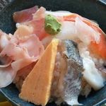 浜焼き海鮮居酒屋 大庄水産 - 海鮮丼、アップ