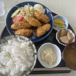 たっちゃん食堂 - カキフライ定食 900円(税込み) ご飯大盛り 無料