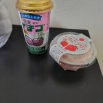 道の駅 滝宮 - 関東限定 イチゴミルク と、道の駅で作っているいちごプリン