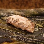 にぎり鮨 一五〇 - 炙り太刀魚　必ず頂きます