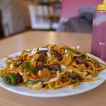 Crimson Restaurant&Bar - Sukuti Chowmein（スクチ チャウミン）