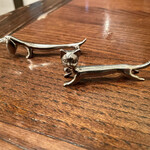 ダルブリガンテ - カトラリー置きまでかわいい！ほんで、まじガン見してくるやん。猫ー！