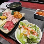 Yakiniku Tsunagu Famu - 焼肉ミックス定食